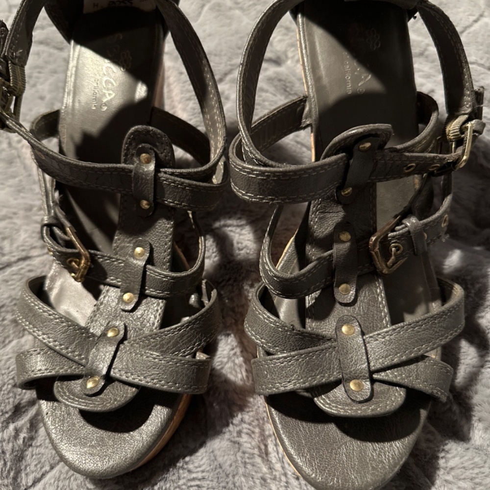 Shoes by Sbicca - Picture 2 of 6
